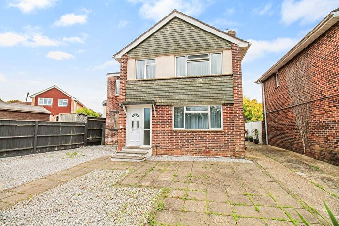 4 Bedroom Detached House For Sale In Magpie Gardens, Sholing, SO19