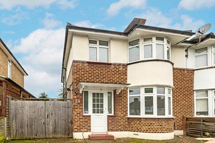3 Bedroom House To Rent In Elmbridge Avenue, Berrylands, KT5