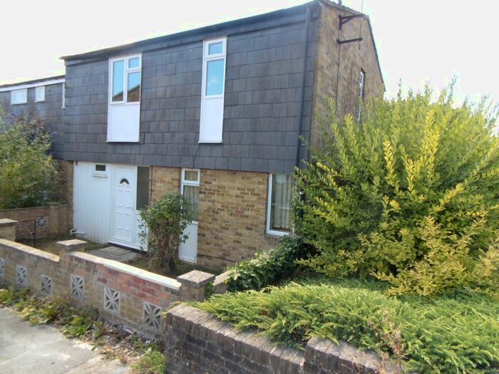 4 Bedroom End Of Terrace House To Rent In Mendip Close, Basingstoke, RG22