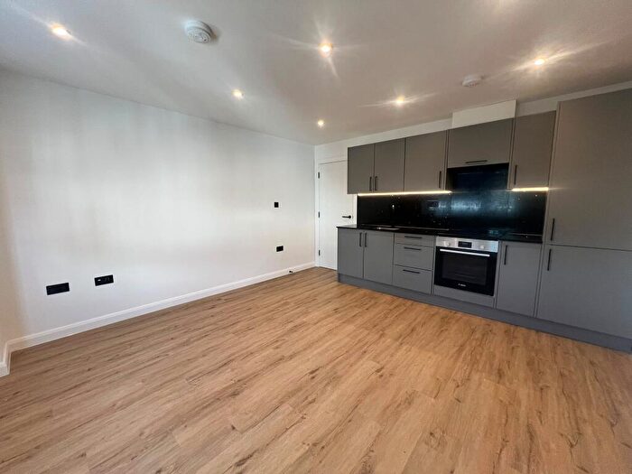 1 Bedroom Apartment To Rent In Bridge Street, Leatherhead, KT22