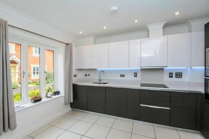 3 Bedroom Flat To Rent In Gabell Road, Cheltenham GL53