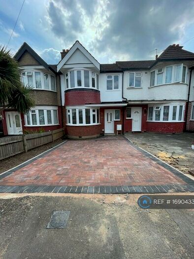 3 Bedroom Terraced House To Rent In Clitheroe Avenue, Harrow, HA2