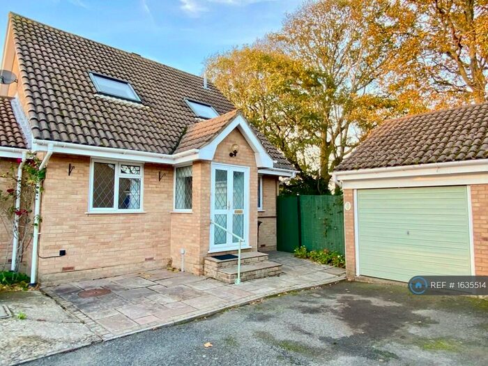 3 Bedroom Semi-Detached House To Rent In Sandbanks Way, Hailsham, BN27