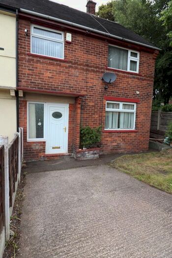 3 Bedroom Semi-Detached House To Rent In Derby Street, Chadderton, Oldham, OL9