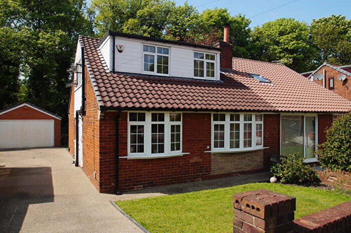 3 Bedroom Semi-Detached House For Sale In Wellmeadow Lane, Uppermill, Oldham, OL3