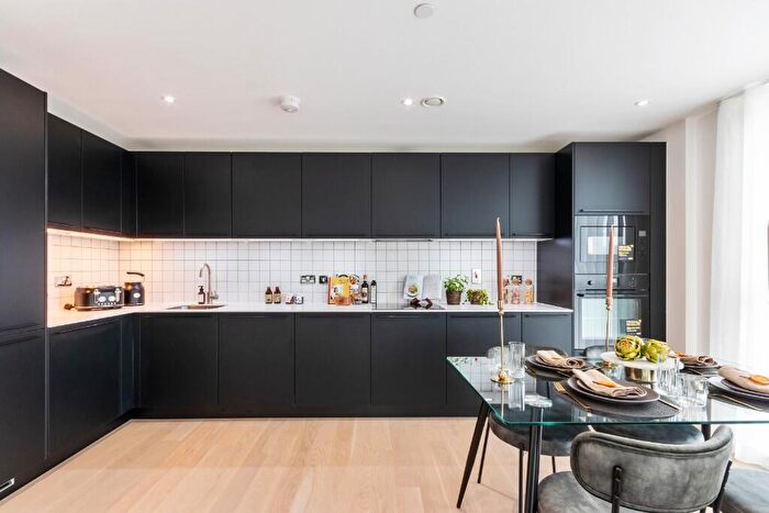 2 Bedroom Apartment To Rent In Quest House, Escapade Place, London, E14
