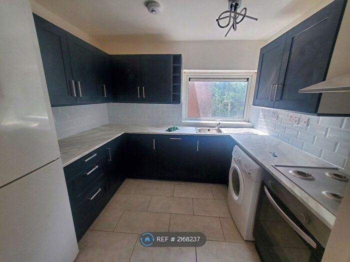 2 Bedroom Flat To Rent In Moseley, Birmingham, B13