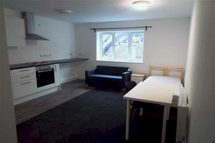 Flat To Rent In Legends Court, Wolverhampton, WV1