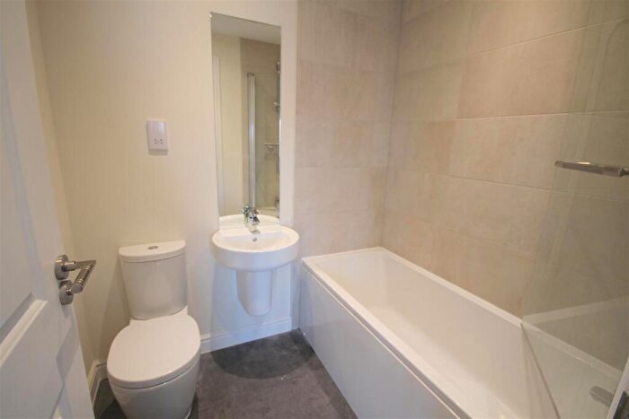 2 Bedroom Semi Detached House To Rent In Shubb Leaze, Bristol, BS16