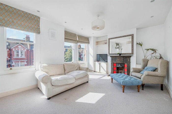 2 Bedroom Maisonette To Rent In Oaklands Grove, London, W12