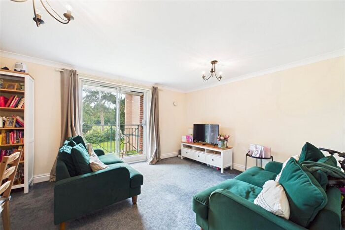 2 Bedroom Maisonette To Rent In Hedingham Mews, All Saints Avenue, Maidenhead, Berkshire, SL6
