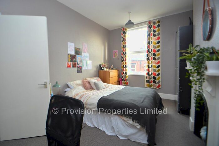 6 Bedroom Terraced House To Rent In Ridgeway Terrace, Woodhouse, Leeds, LS6