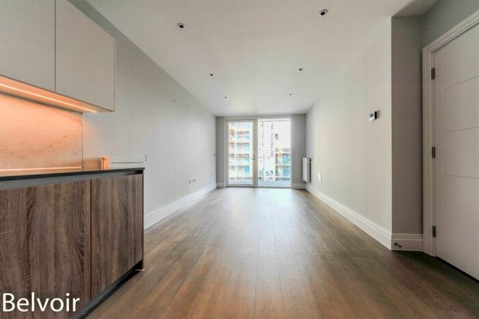 2 Bedroom Flat To Rent In Queenshurst Square, Kingston, KT2