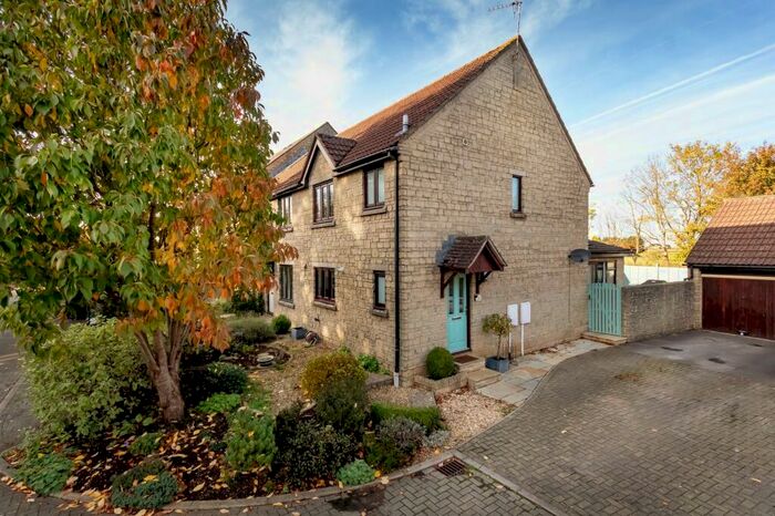 3 Bedroom End Of Terrace House For Sale In Hayfield, Marshfield, SN14