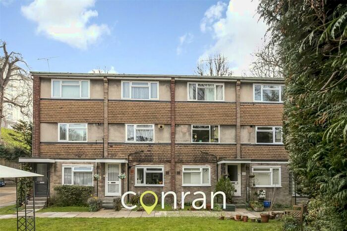 2 Bedroom Apartment To Rent In Coombe Lodge, Charlton, SE7