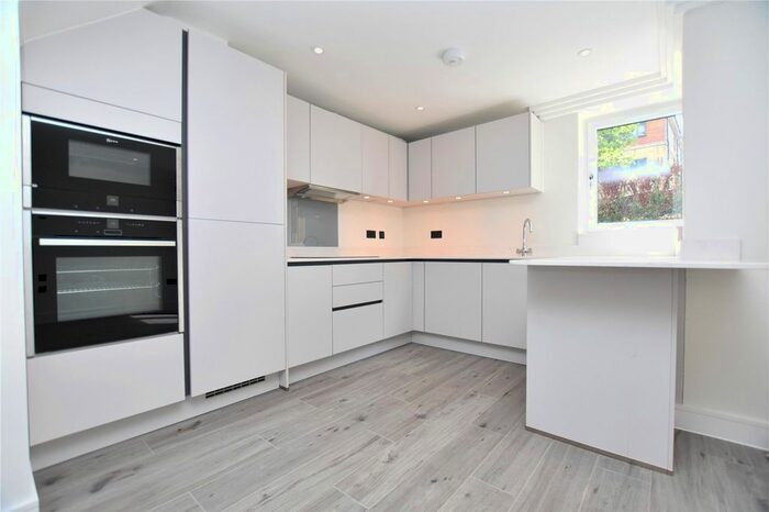 1 Bedroom Detached House To Rent In The Hive, South Norwood Hill, London, SE25
