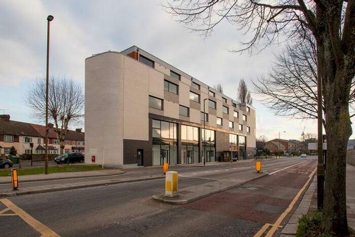 2 Bedroom Flat To Rent In Blackwall Lane, Greenwich, SE10