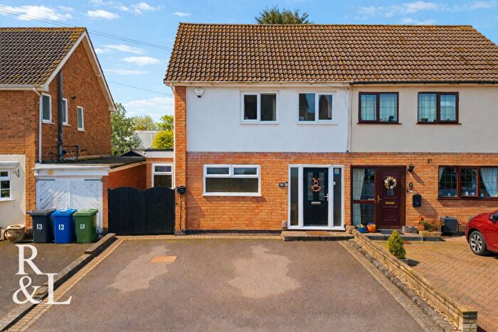 3 Bedroom Semi Detached House For Sale In Hayworth Close, Tamworth, B79