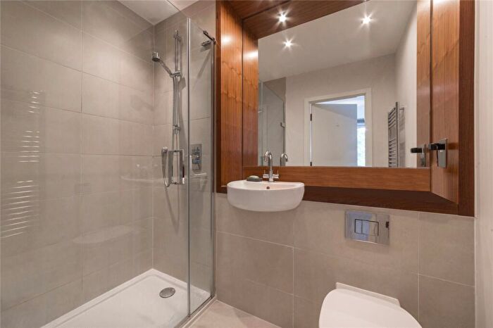 2 Bedroom Flat To Rent In Coombe House, Knapp Road, E3