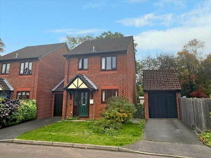 3 Bedroom Detached House To Rent In Cypress Grove, Andover, SP10