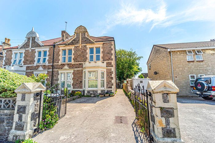 4 Bedroom Maisonette For Sale In Gordon Road, Weston Super Mare - Square Feet, BS23