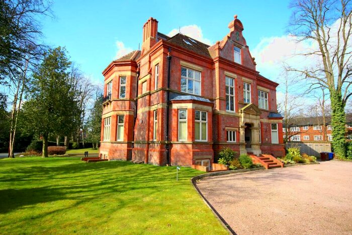 3 Bedroom Apartment To Rent In Fedora House, Davenport Park Road, Stockport, SK2
