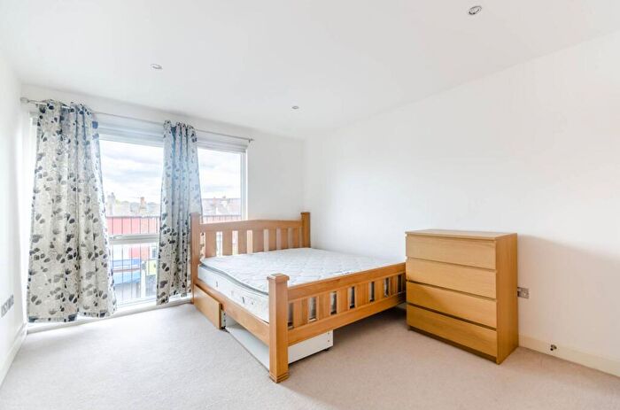 2 Bedroom Flat To Rent In Brandon Court, , Canning Town, London, E16