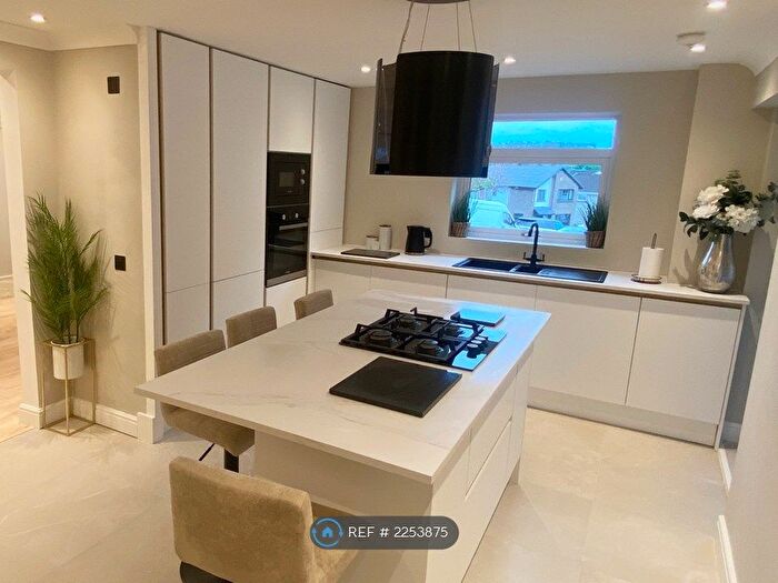 4 Bedroom Semi-Detached House To Rent In Craigflower Road, Glasgow, G53