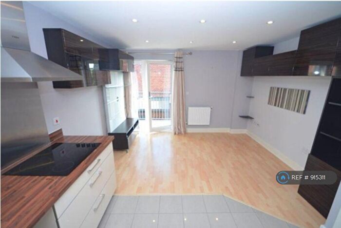 1 Bedroom Flat To Rent In Woolston, Southampton, SO19