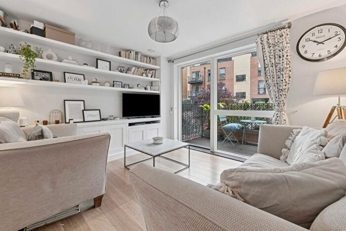 2 Bedroom Flat To Rent In Carney Place, Brixton, London, SW9