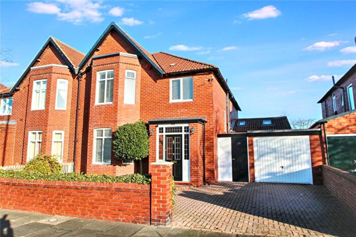 4 Bedroom Semi Detached House For Sale In Beverley Road, Whitley Bay, Tyne And Wear, NE25