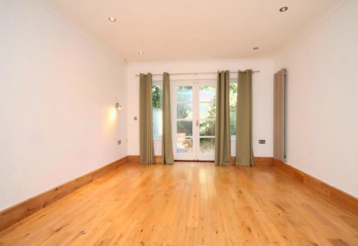 3 Bedroom House To Rent In Hamilton Place, Wedmore Street, Tufnell Park, N19