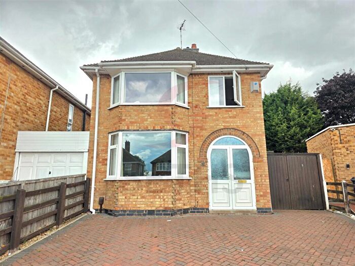 3 Bedroom Detached House To Rent In Barngate Close, Birstall, Leicester, LE4