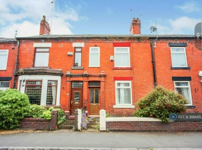 2 Bedroom Terraced House To Rent In Manchester Old Road, Middleton, Manchester, M24