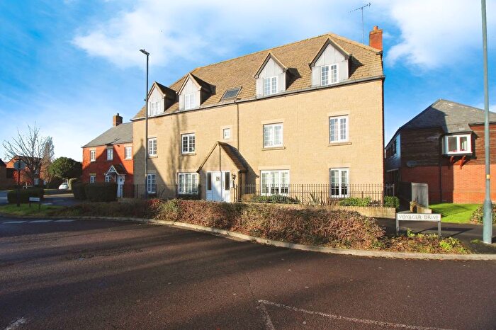 1 Bedroom Flat To Rent In Mir Crescent, Swindon, SN25