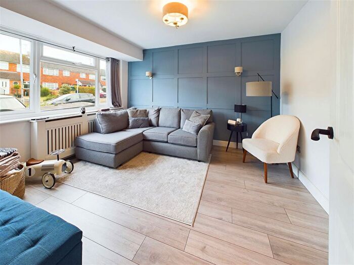 3 Bedroom Terraced House For Sale In Gloucester Avenue, Chelmsford, CM2