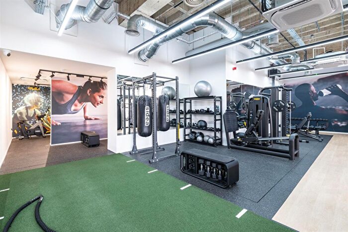 1 Bedroom Flat To Rent In Station House, Central Milton Keynes, MK9