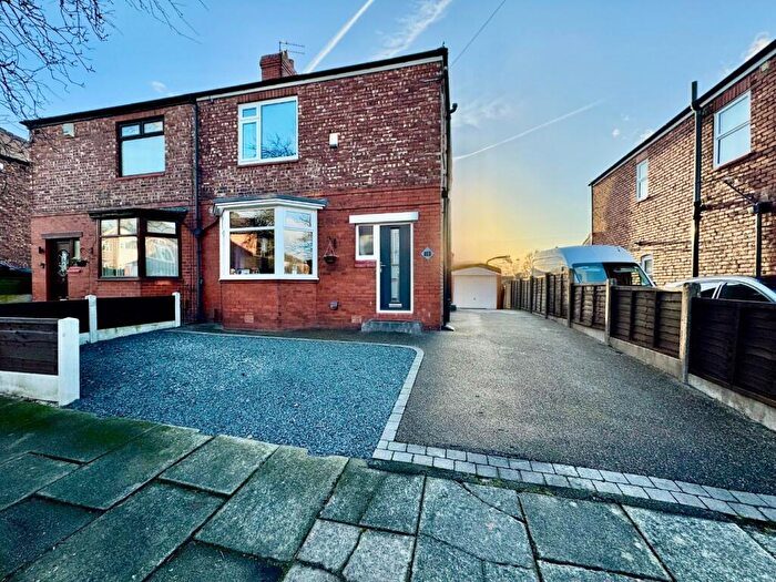 3 Bedroom Semi Detached House For Sale In Hayfield Road, Bredbury, Stockport, Cheshire, SK6