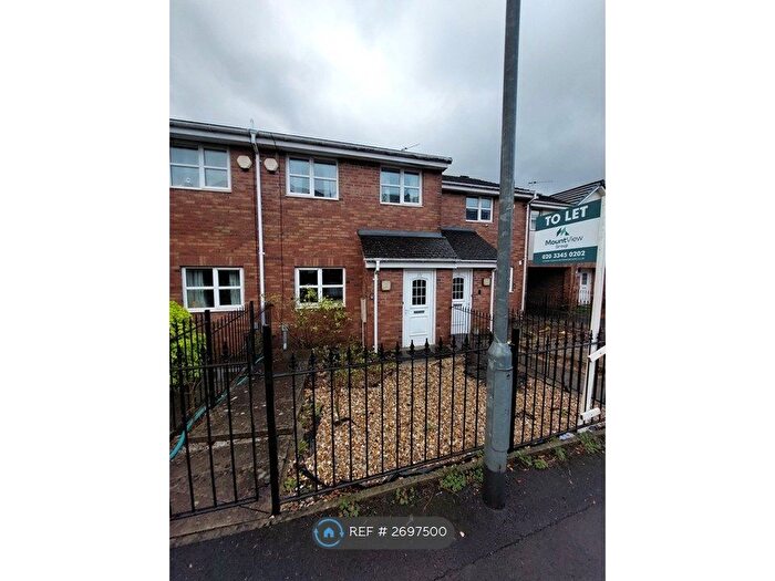 3 Bedroom Terraced House To Rent In Blueberry Avenue, Manchester, M40