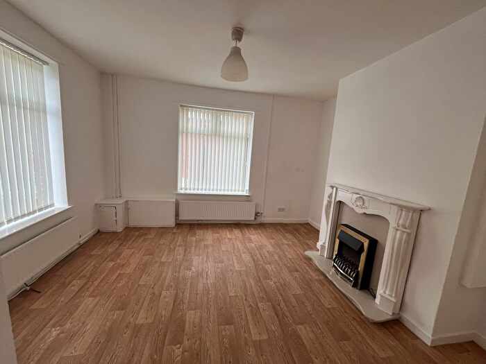 2 Bedroom End Terrace House To Rent In Park Lane, Royton, Oldham, OL2
