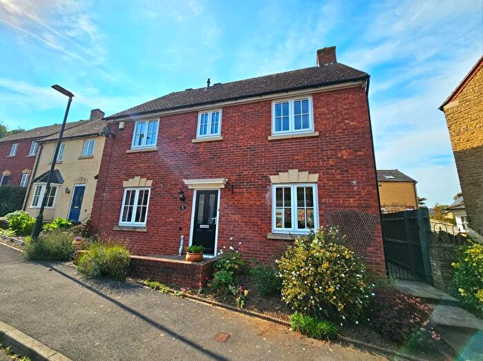 4 Bedroom Semi-Detached House For Sale In Downham View, Dursley, GL11