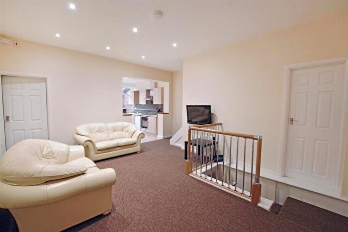 3 Bedroom Apartment To Rent In Ecclesall Road, Sheffield, S11