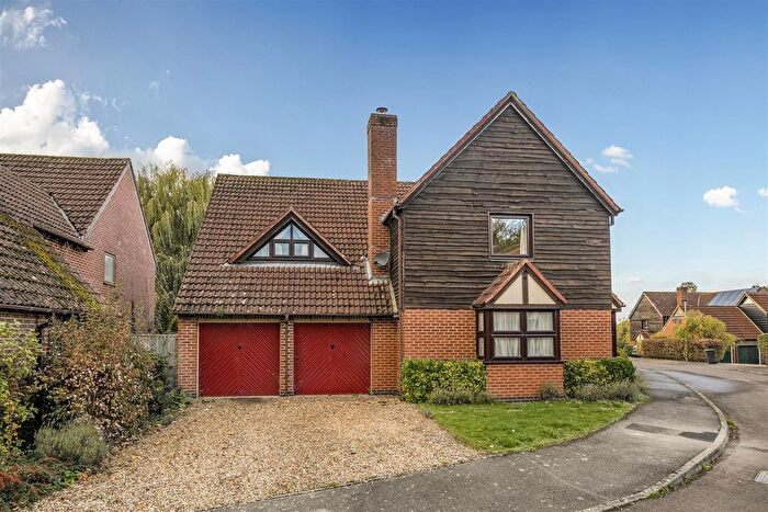 4 Bedroom Detached House For Sale In Cedar Close, Worton, Devizes, SN10