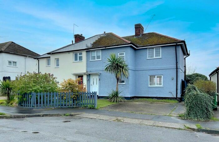 2 Bedroom Semi-Detached House To Rent In Woolshots Road, Wickford, SS12