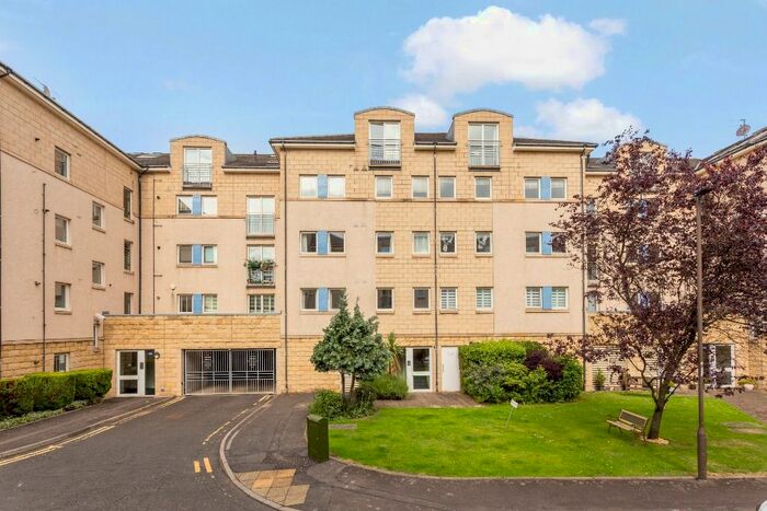 2 Bedroom Flat To Rent In Crewe Road North, Telford, Edinburgh, EH5