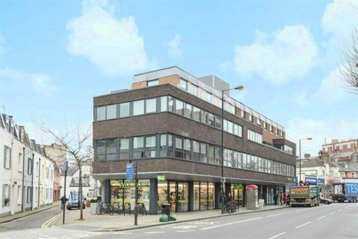 2 Bedroom Flat To Rent In North End Road, London, W14