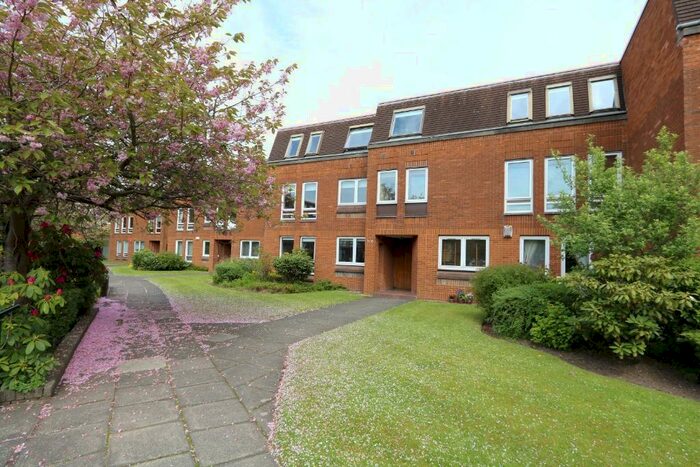 2 Bedroom Flat To Rent In Clarence Gardens, Glasgow, G11