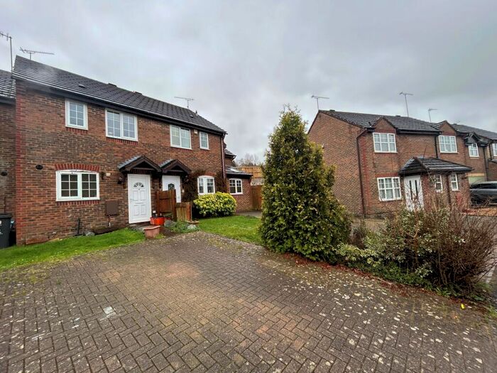 2 Bedroom Terraced House To Rent In Old Town, SN1