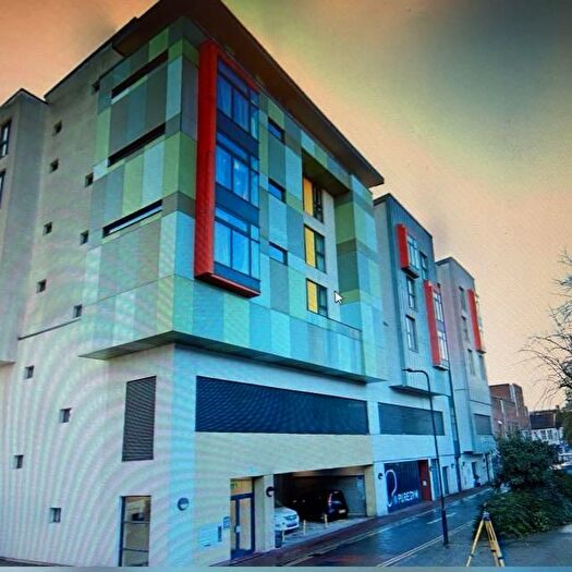 2 Bedroom Flat For Sale In Elm Road, Wembley, HA9