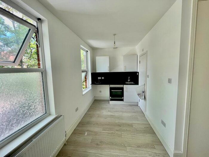 Studio To Rent In Brownhill Road, London, SE6